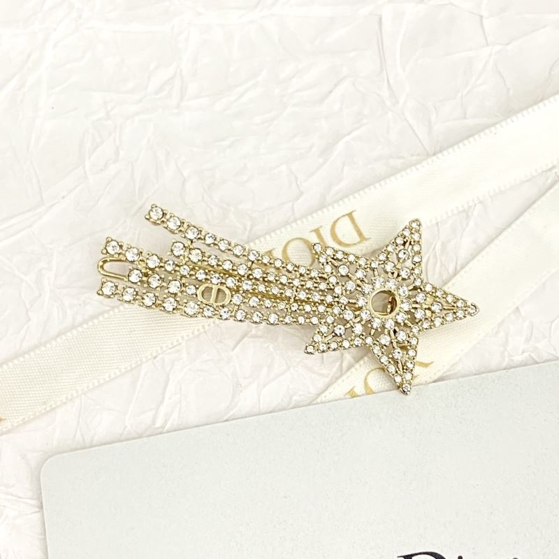 chr1st1an D10r brooches